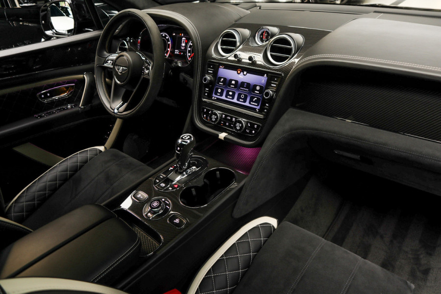 Bentley Bentayga 6.0 W12 Speed HUD Massage Panodak Leer ACC Keyless 360 Camera Elektr. achterklep Luchtvering Alcantara hemelbekleding Elektr. verstelbare stoelen voor & achter met memory Navi PDC Naim Soundsystem LM velgen
