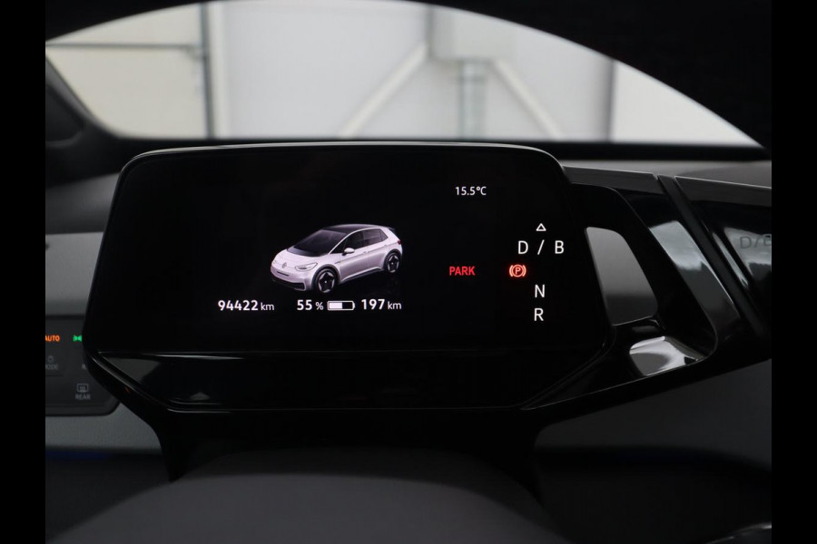 Volkswagen ID.3 First Plus 58 kWh | Trekhaak | Stoel & stuurverwarming | Matrix LED | Camera | Carplay | Sfeerverlichting | Adaptive cruise | Keyless | Navigatie | Climate control | Parkeerhulp
