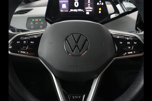 Volkswagen ID.3 First Plus 58 kWh | Trekhaak | Stoel & stuurverwarming | Matrix LED | Camera | Carplay | Sfeerverlichting | Adaptive cruise | Keyless | Navigatie | Climate control | Parkeerhulp