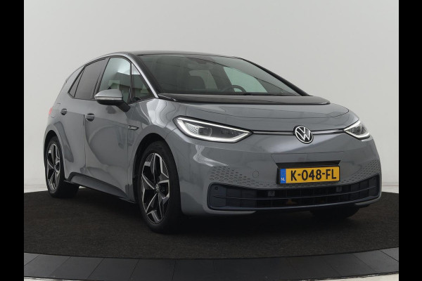 Volkswagen ID.3 First Plus 58 kWh | Trekhaak | Stoel & stuurverwarming | Matrix LED | Camera | Carplay | Sfeerverlichting | Adaptive cruise | Keyless | Navigatie | Climate control | Parkeerhulp