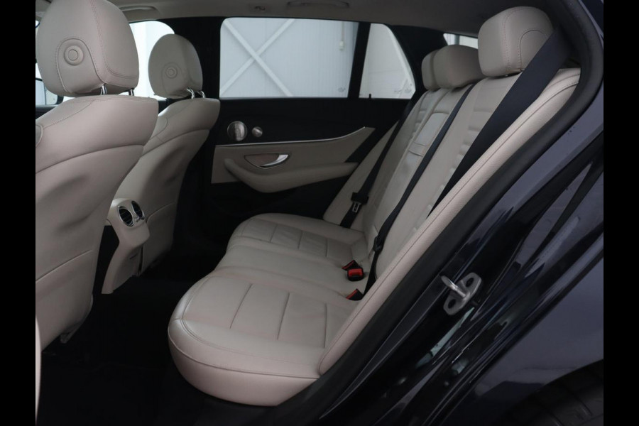 Mercedes-Benz E-Klasse 300e Luxury | Panoramadak | Adaptive cruise | Leder | 360 Camera | Trekhaak | Stoelverwarming | Matrix LED | Burmester Surround | Memorypakket | Carplay | Widescreen | PHEV | Plug In