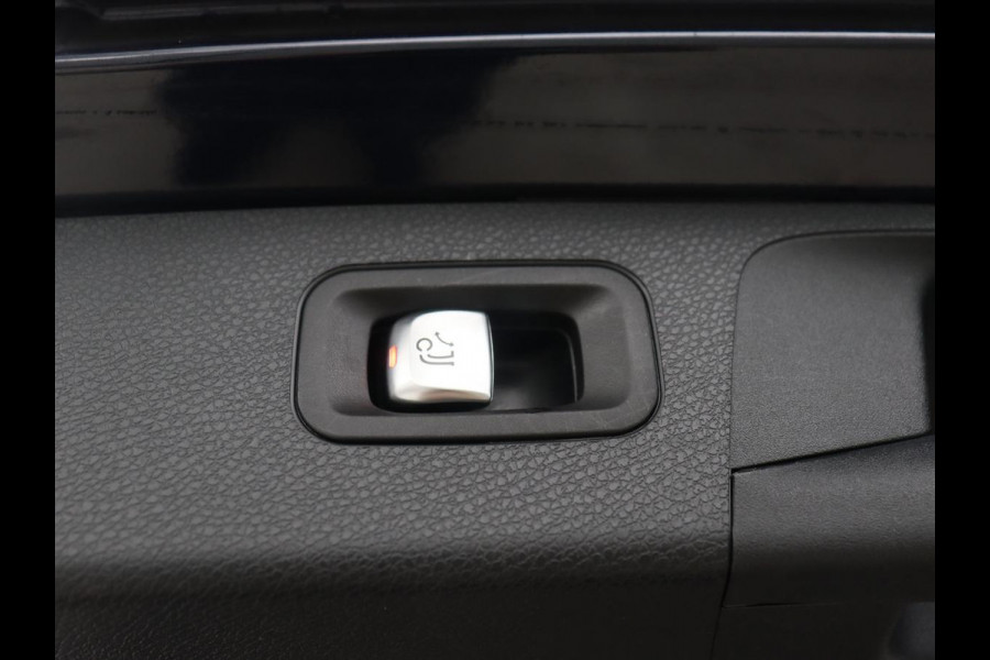 Mercedes-Benz E-Klasse 300e Luxury | Panoramadak | Adaptive cruise | Leder | 360 Camera | Trekhaak | Stoelverwarming | Matrix LED | Burmester Surround | Memorypakket | Carplay | Widescreen | PHEV | Plug In