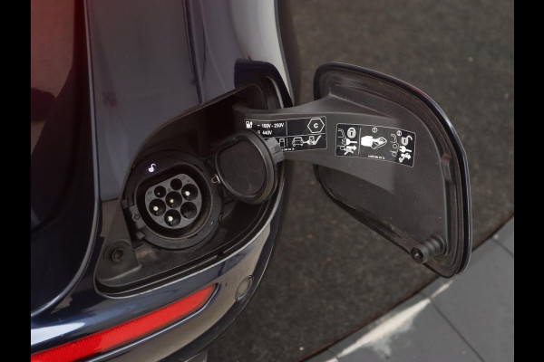 Mercedes-Benz E-Klasse 300e Luxury | Panoramadak | Adaptive cruise | Leder | 360 Camera | Trekhaak | Stoelverwarming | Matrix LED | Burmester Surround | Memorypakket | Carplay | Widescreen | PHEV | Plug In