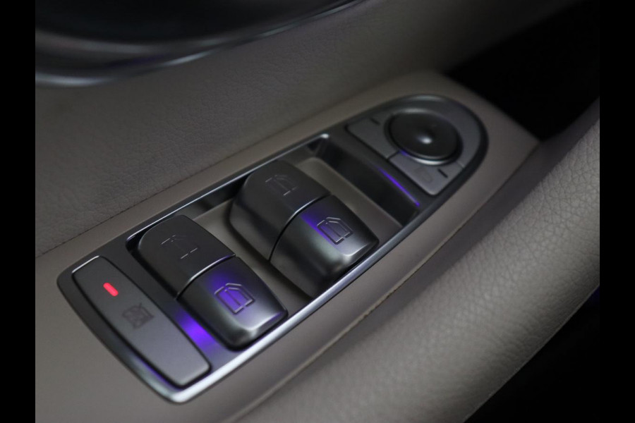 Mercedes-Benz E-Klasse 300e Luxury | Panoramadak | Adaptive cruise | Leder | 360 Camera | Trekhaak | Stoelverwarming | Matrix LED | Burmester Surround | Memorypakket | Carplay | Widescreen | PHEV | Plug In