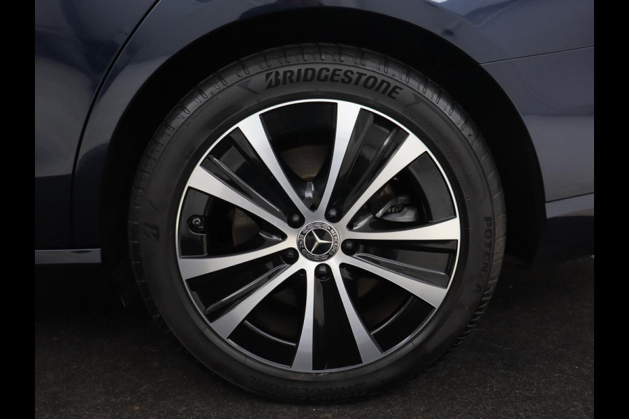 Mercedes-Benz E-Klasse 300e Luxury | Panoramadak | Adaptive cruise | Leder | 360 Camera | Trekhaak | Stoelverwarming | Matrix LED | Burmester Surround | Memorypakket | Carplay | Widescreen | PHEV | Plug In