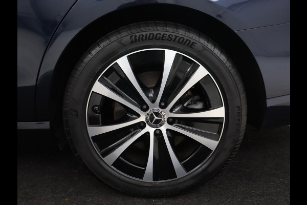 Mercedes-Benz E-Klasse 300e Luxury | Panoramadak | Adaptive cruise | Leder | 360 Camera | Trekhaak | Stoelverwarming | Matrix LED | Burmester Surround | Memorypakket | Carplay | Widescreen | PHEV | Plug In