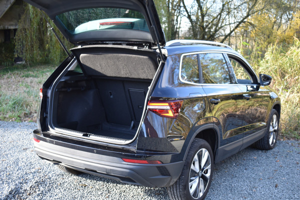 Škoda Karoq 1.5 TSI ACT 150PK DSG BUSINESS CARPLAY/ECC/STOELVERWARMING