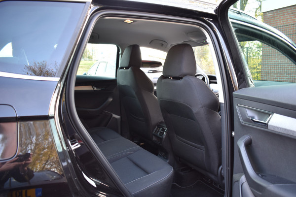 Škoda Karoq 1.5 TSI ACT 150PK DSG BUSINESS CARPLAY/ECC/STOELVERWARMING