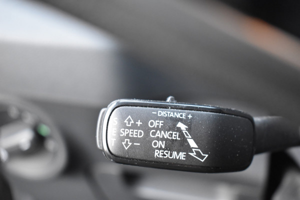 Škoda Karoq 1.5 TSI ACT 150PK DSG BUSINESS CARPLAY/ECC/STOELVERWARMING