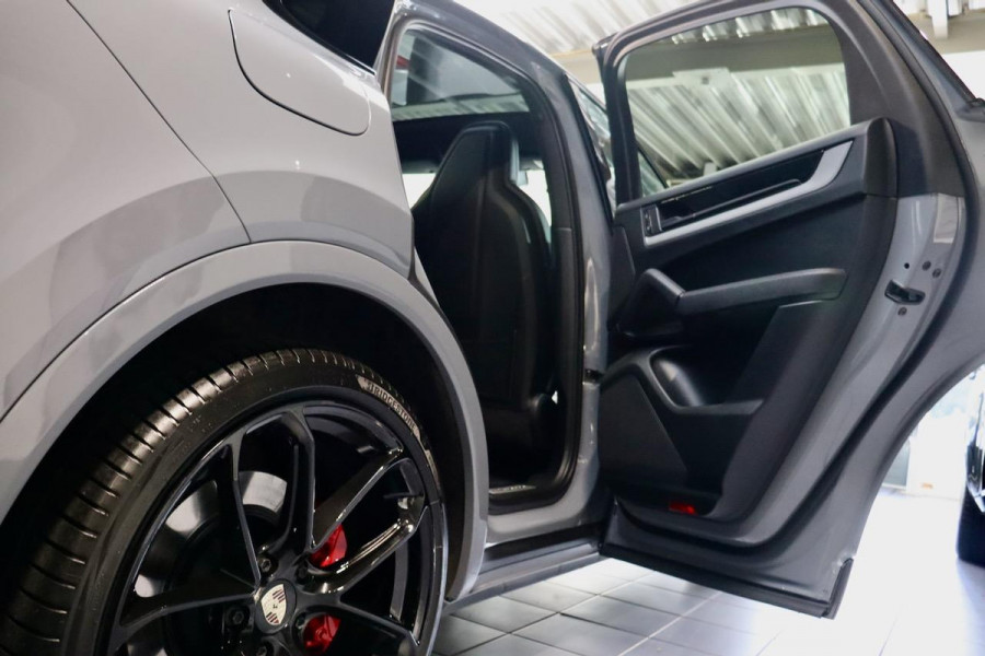 Porsche Cayenne Coupé 3.0 E-Hybrid Artic Grey|PANO|22 inch