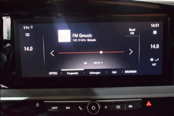 Opel Mokka-e Elegance 50-kWh | Level 3 | SOH 99,8% | Navigatie 10 inch scherm | Carplay | Winterpakket |