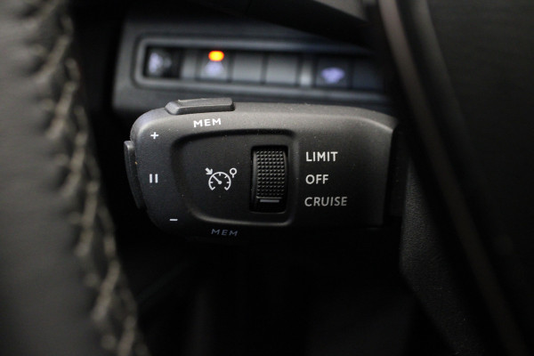 Peugeot 5008 1.2 PureTech Allure |Stoelverwarming|Navi|