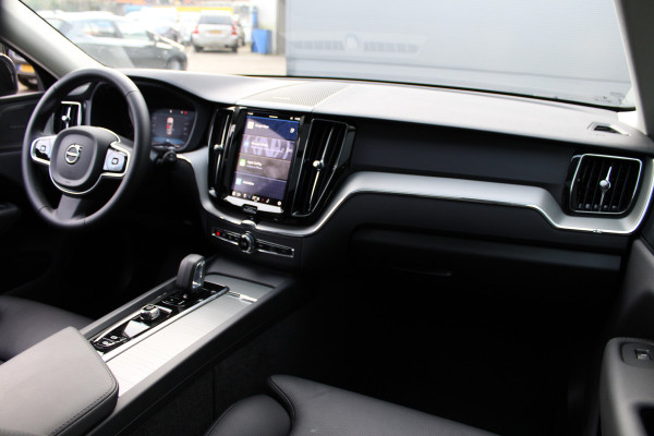 Volvo XC60 2.0 T8 Plug-in hybrid AWD Plus Dark | Head- Up | H&K | Panoramadak | 360 Camera