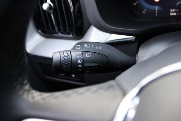 Volvo XC60 2.0 T8 Plug-in hybrid AWD Plus Dark | Head- Up | H&K | Panoramadak | 360 Camera