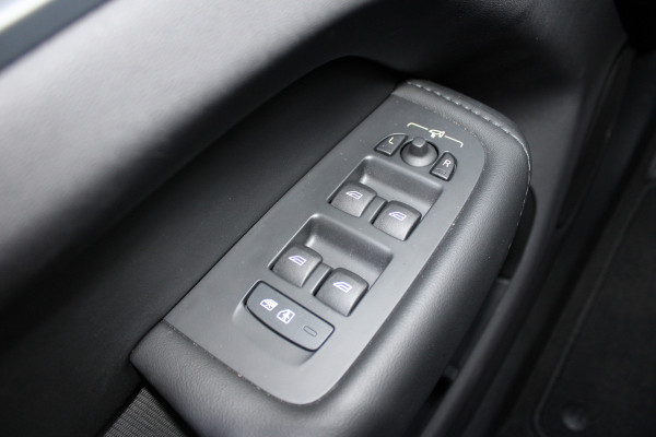 Volvo XC60 2.0 T8 Plug-in hybrid AWD Plus Dark | Head- Up | H&K | Panoramadak | 360 Camera