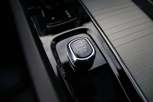 Volvo XC60 2.0 T8 Plug-in hybrid AWD Plus Dark | Head- Up | H&K | Panoramadak | 360 Camera