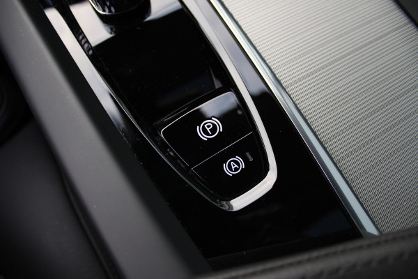 Volvo XC60 2.0 T8 Plug-in hybrid AWD Plus Dark | Head- Up | H&K | Panoramadak | 360 Camera