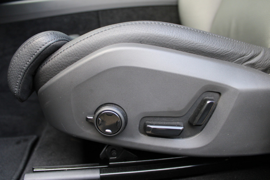 Volvo XC60 2.0 T8 Plug-in hybrid AWD Plus Dark | Head- Up | H&K | Panoramadak | 360 Camera