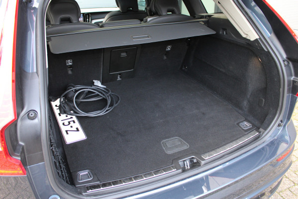 Volvo XC60 2.0 T8 Plug-in hybrid AWD Plus Dark | Head- Up | H&K | Panoramadak | 360 Camera