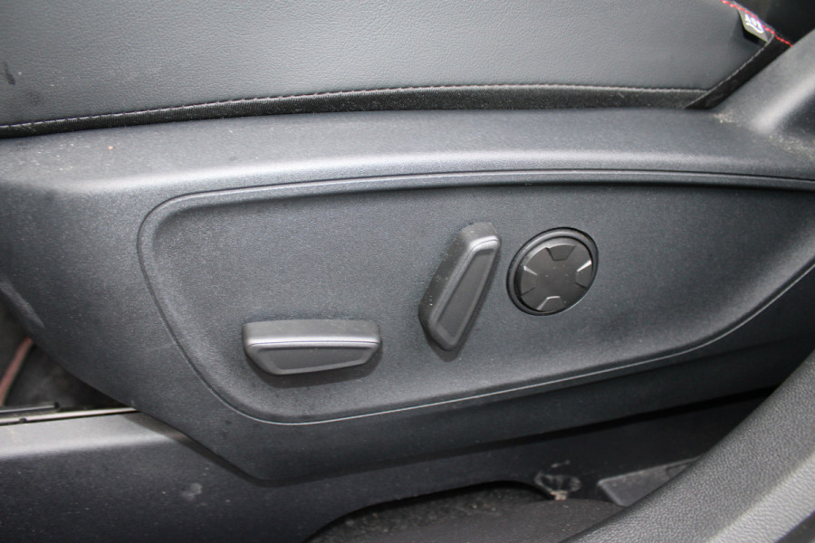 Ford Kuga 2.5 PHEV ST-Line X | Trekhaak | Panoramadak | AGR | Led | Head-up | B&O