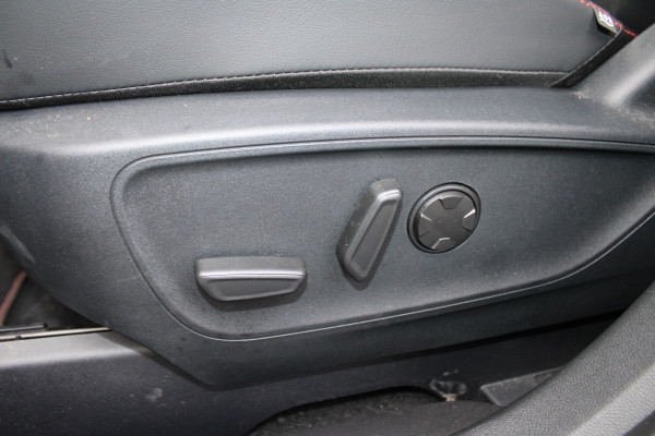 Ford Kuga 2.5 PHEV ST-Line X | Trekhaak | Panoramadak | AGR | Led | Head-up | B&O