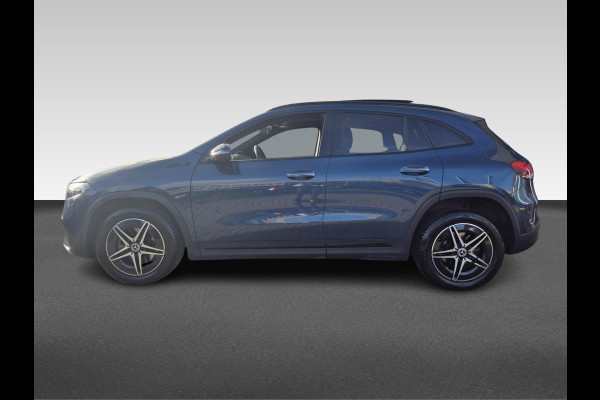 Mercedes-Benz EQA 250 Business Solution AMG 67 kWh | Trekhaak | Panoramischdak |