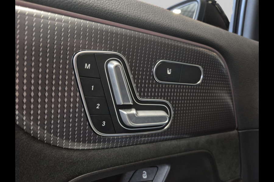 Mercedes-Benz EQA 250 Business Solution AMG 67 kWh | Trekhaak | Panoramischdak |