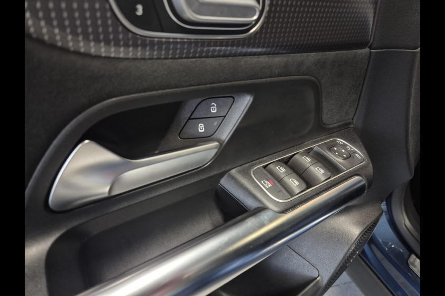 Mercedes-Benz EQA 250 Business Solution AMG 67 kWh | Trekhaak | Panoramischdak |