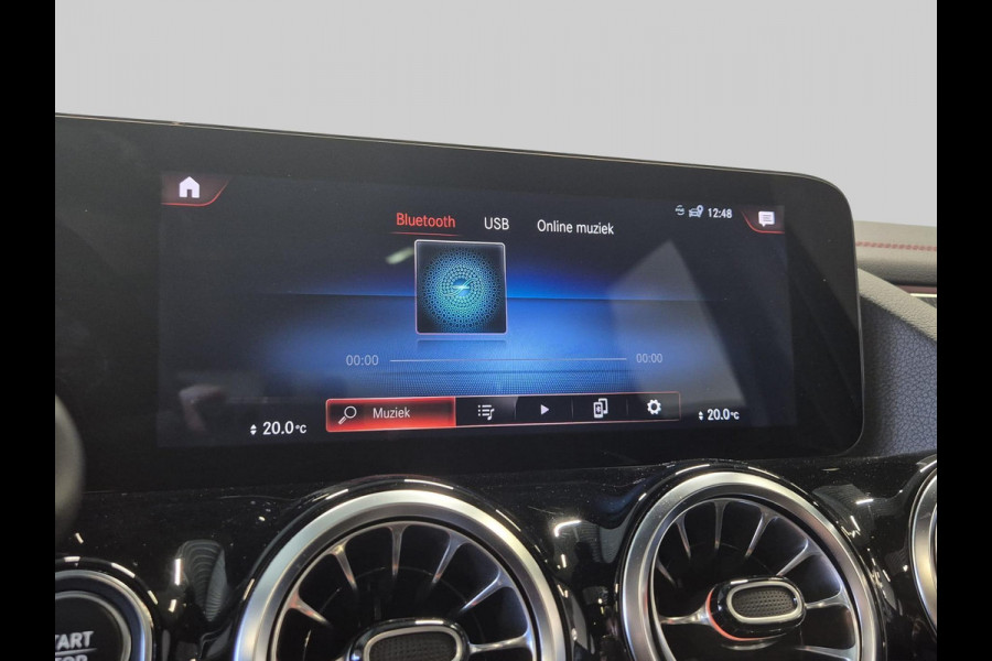 Mercedes-Benz EQA 250 Business Solution AMG 67 kWh | Trekhaak | Panoramischdak |