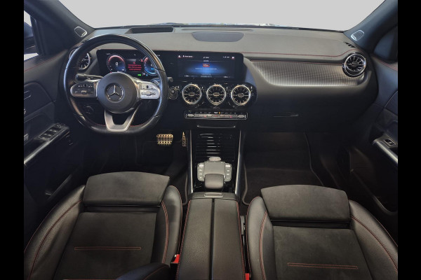 Mercedes-Benz EQA 250 Business Solution AMG 67 kWh | Trekhaak | Panoramischdak |