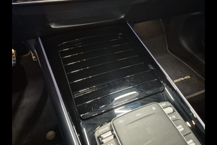 Mercedes-Benz EQA 250 Business Solution AMG 67 kWh | Trekhaak | Panoramischdak |