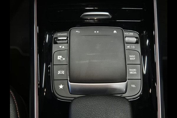 Mercedes-Benz EQA 250 Business Solution AMG 67 kWh | Trekhaak | Panoramischdak |