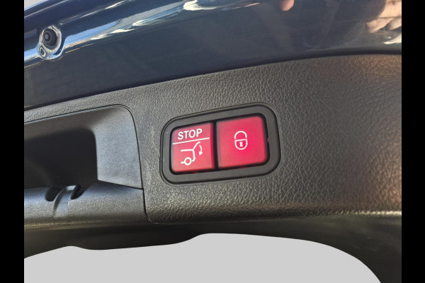Mercedes-Benz EQA 250 Business Solution AMG 67 kWh | Trekhaak | Panoramischdak |
