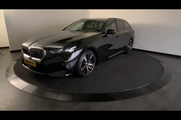 BMW i5 Touring eDrive40 M Sport Edition 84 kWh Glazen dak | Harman Kardon | Comfortstoelen | "20 inch Licht metalen velgen