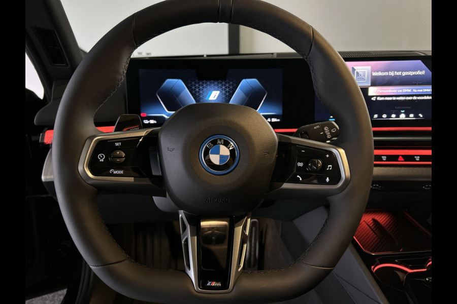 BMW i5 Touring eDrive40 M Sport Edition 84 kWh Glazen dak | Harman Kardon | Comfortstoelen | "20 inch Licht metalen velgen