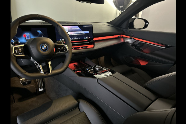 BMW i5 Touring eDrive40 M Sport Edition 84 kWh Glazen dak | Harman Kardon | Comfortstoelen | "20 inch Licht metalen velgen