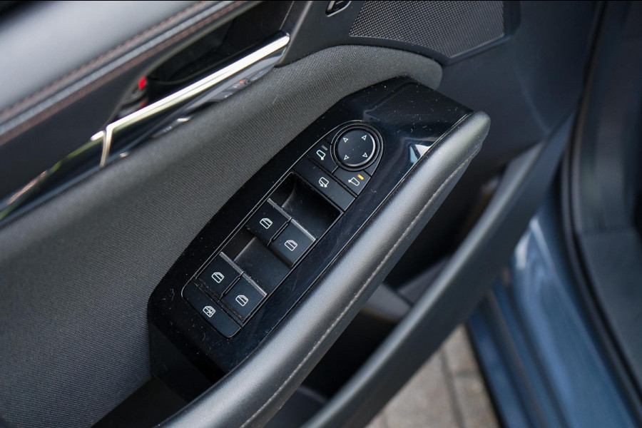 Mazda 3 2.0 e-SkyActiv-G M Hybrid 150 Sportive