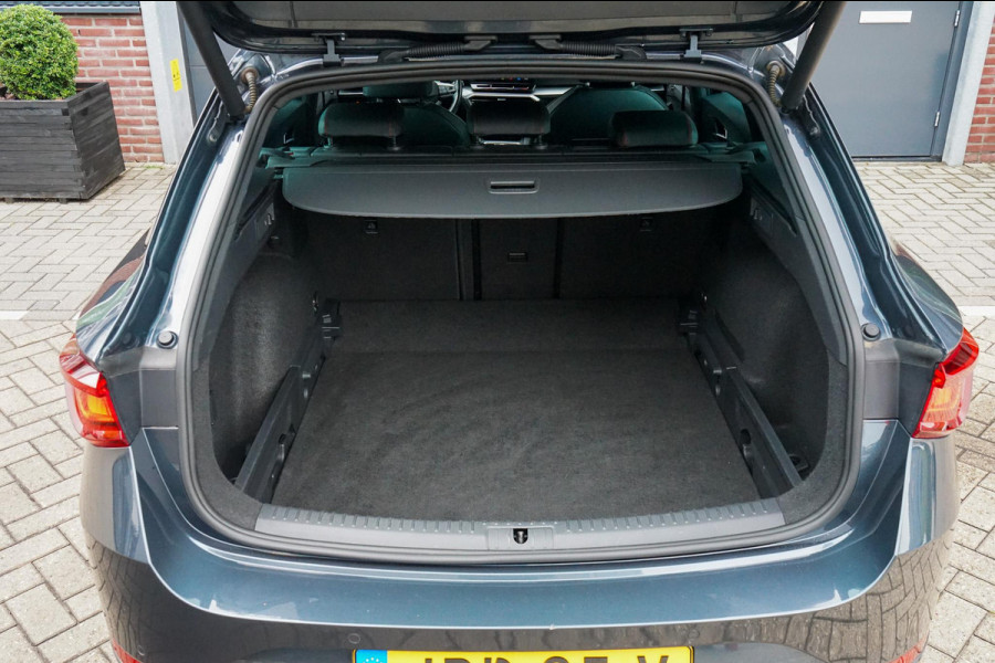 Seat Leon Sportstourer 1.5 eTSI FR Launch Edition