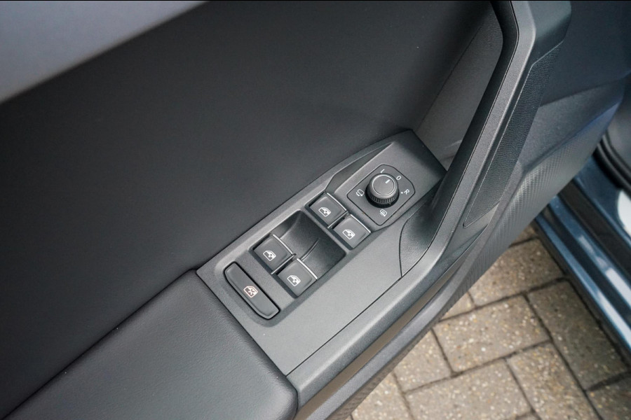 Seat Leon Sportstourer 1.5 eTSI FR Launch Edition