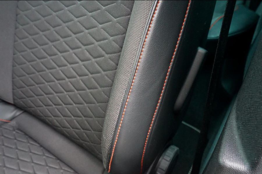 Seat Leon Sportstourer 1.5 eTSI FR Launch Edition