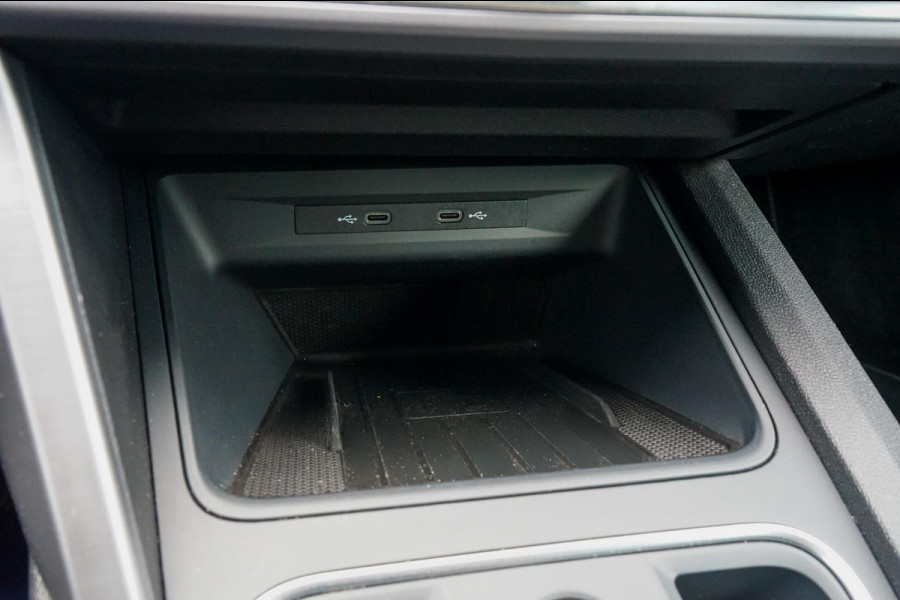 Seat Leon Sportstourer 1.5 eTSI FR Launch Edition