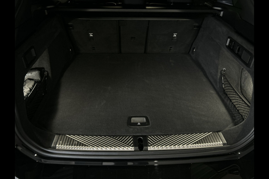 BMW i5 Touring eDrive40 M Sport Edition 84 kWh Glazen dak | Harman Kardon | Comfortstoelen | "20 inch Licht metalen velgen