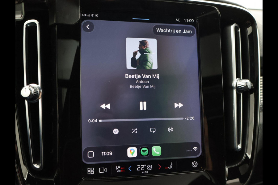 Volvo XC40 RECHARGE TWIN PRO 408 PK + TREKHAAK WEGKL. | 360 CAMERA | PANORAMA | 20 INCH | HARMAN/KARDON