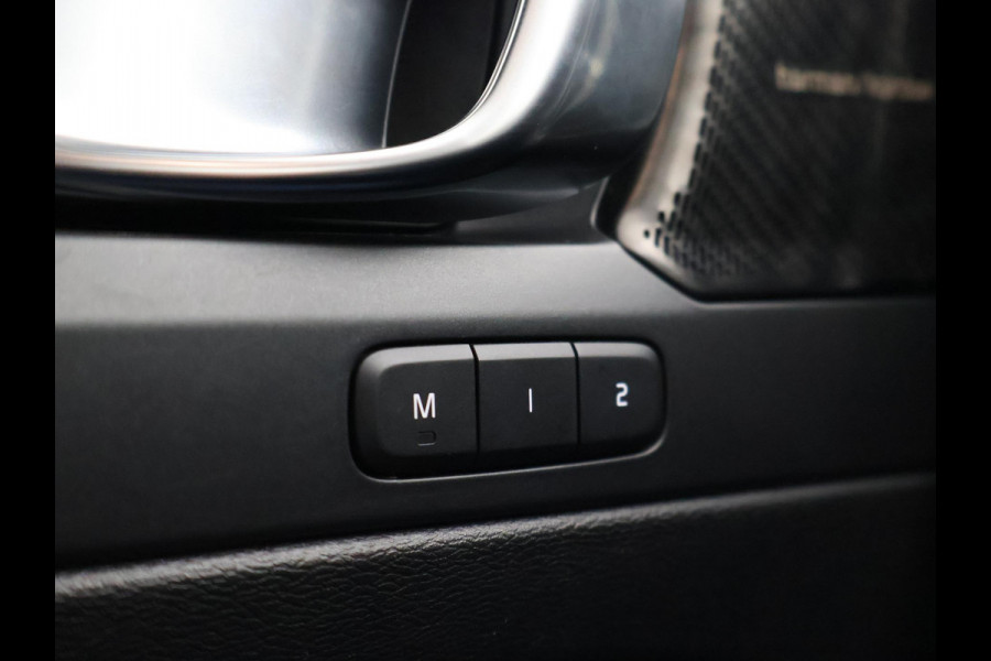 Volvo XC40 RECHARGE TWIN PRO 408 PK + TREKHAAK WEGKL. | 360 CAMERA | PANORAMA | 20 INCH | HARMAN/KARDON