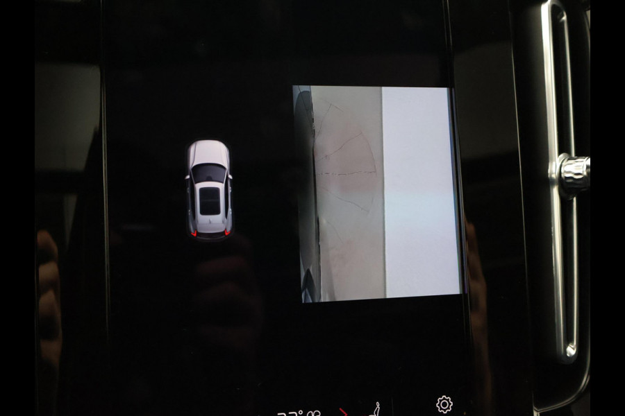 Volvo XC40 RECHARGE TWIN PRO 408 PK + TREKHAAK WEGKL. | 360 CAMERA | PANORAMA | 20 INCH | HARMAN/KARDON