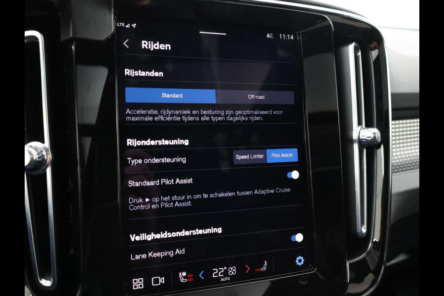 Volvo XC40 RECHARGE TWIN PRO 408 PK + TREKHAAK WEGKL. | 360 CAMERA | PANORAMA | 20 INCH | HARMAN/KARDON