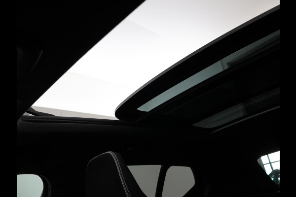 Volvo XC40 RECHARGE TWIN PRO 408 PK + TREKHAAK WEGKL. | 360 CAMERA | PANORAMA | 20 INCH | HARMAN/KARDON