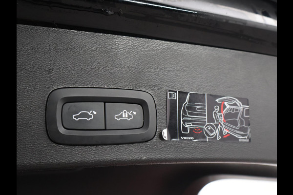 Volvo XC40 RECHARGE TWIN PRO 408 PK + TREKHAAK WEGKL. | 360 CAMERA | PANORAMA | 20 INCH | HARMAN/KARDON
