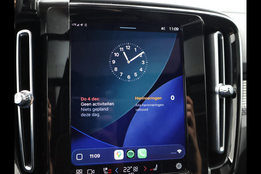 Volvo XC40 RECHARGE TWIN PRO 408 PK + TREKHAAK WEGKL. | 360 CAMERA | PANORAMA | 20 INCH | HARMAN/KARDON