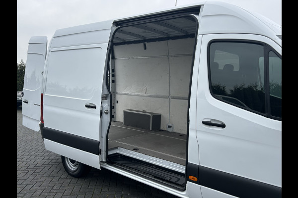 Mercedes-Benz Sprinter 317 CDI 170 PK / L2H2 / AUTOMAAT / 270 A DEUREN / AIRCO / CRUISE / APPLE CARPLAY / 3-ZITS / CAMERA